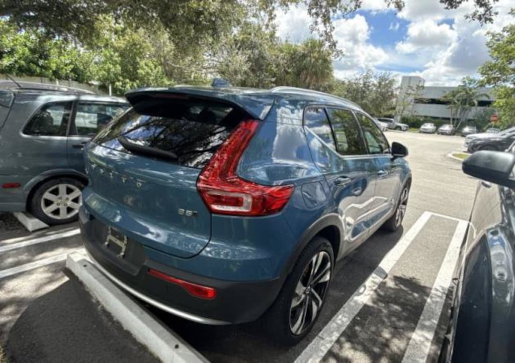 Used 2024 Volvo XC40 B5 Plus Bright Theme SUV
