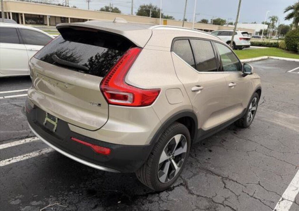 Used 2024 Volvo XC40 B5 Plus Bright Theme SUV