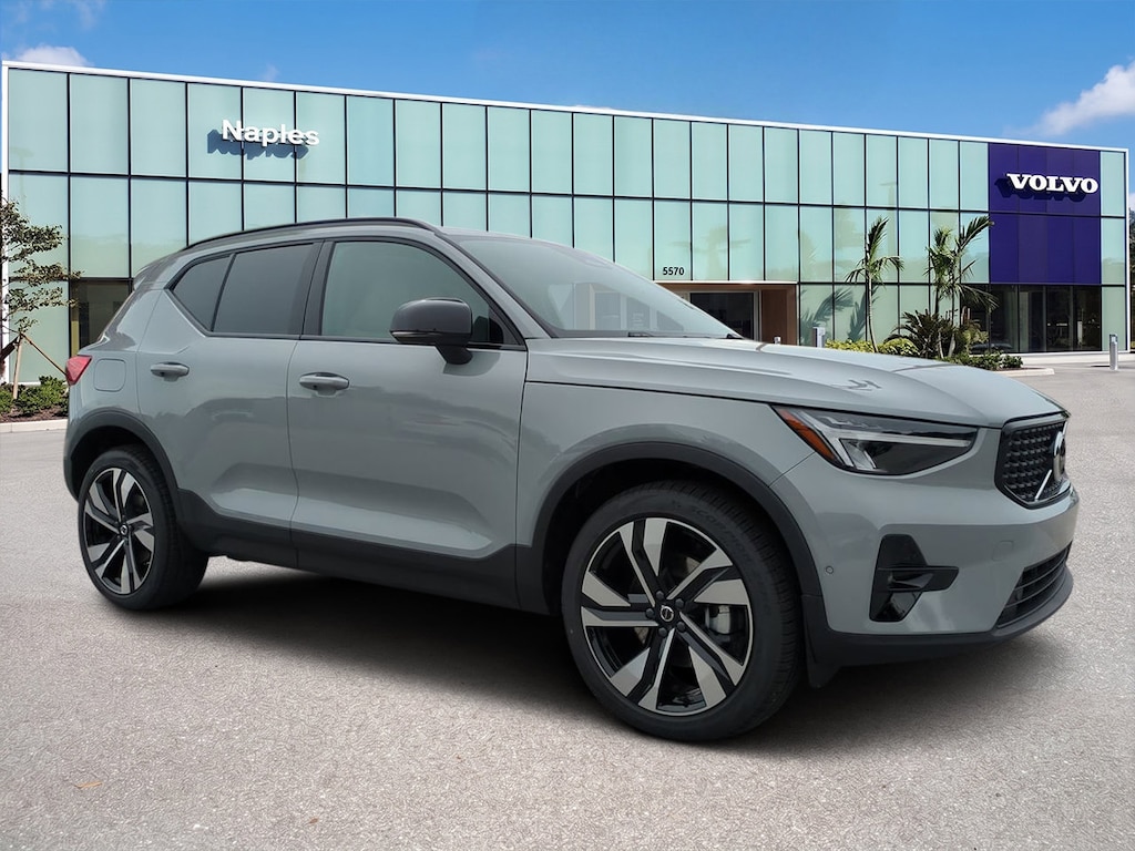 New 2026 Volvo XC40 B5 Plus SUV