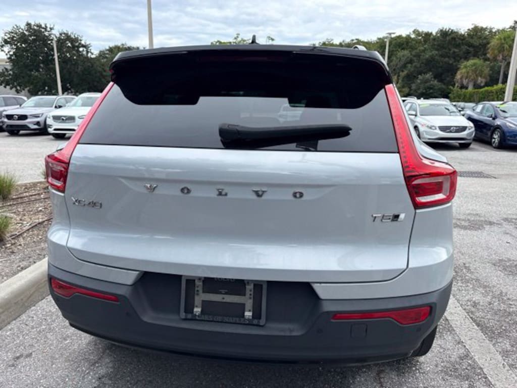 Used 2021 Volvo XC40 R-Design SUV