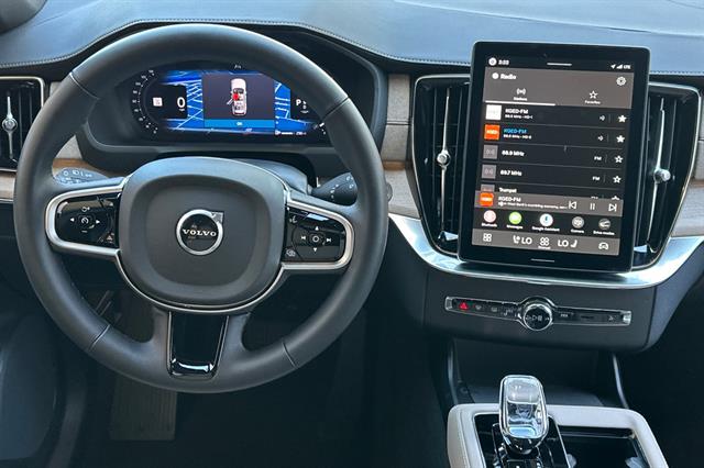 2026 Volvo XC90 Plus - Photo 15