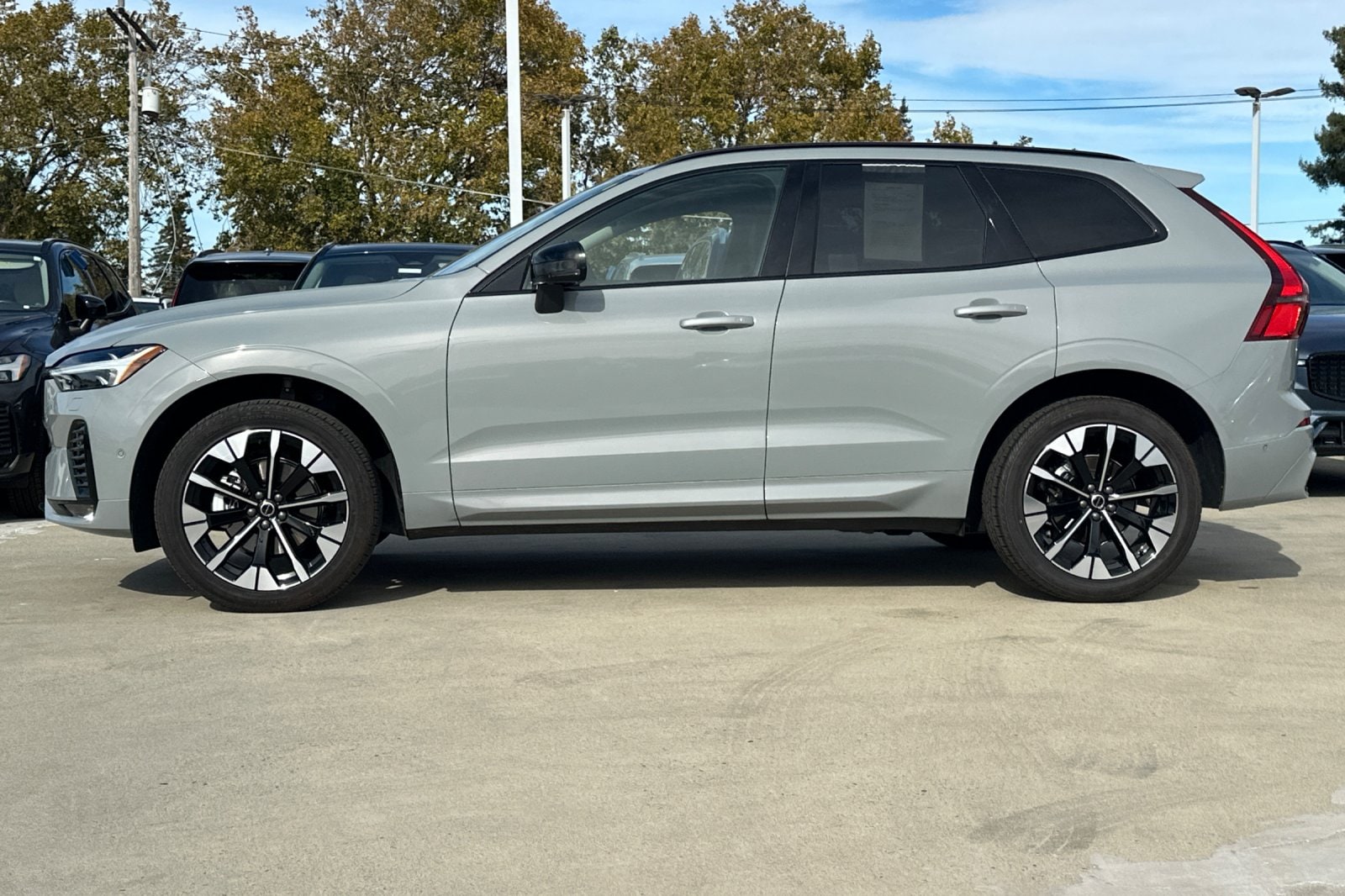 2026 Volvo XC60 Plus - Photo 6
