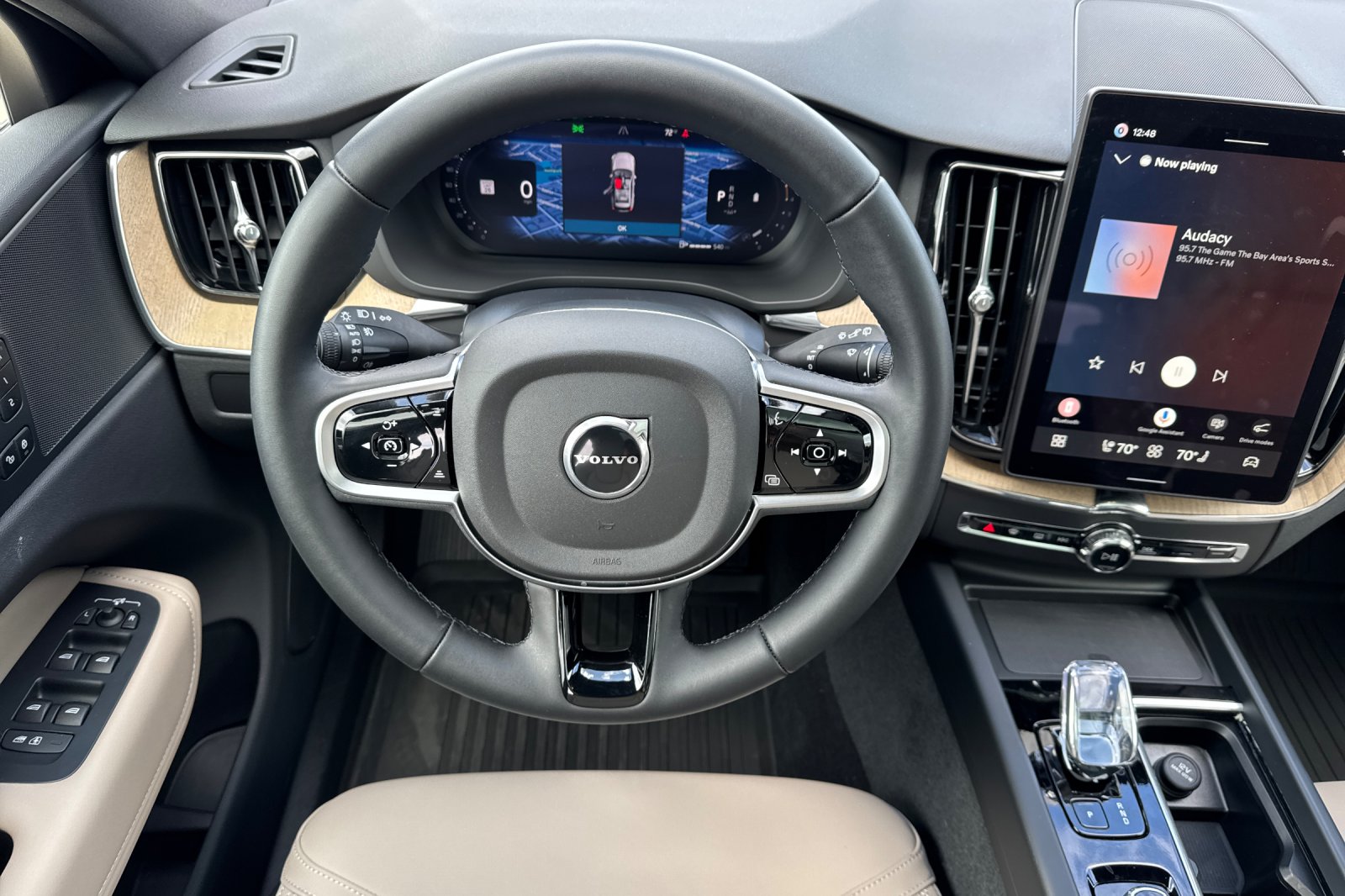 2026 Volvo XC60 Plus - Photo 15