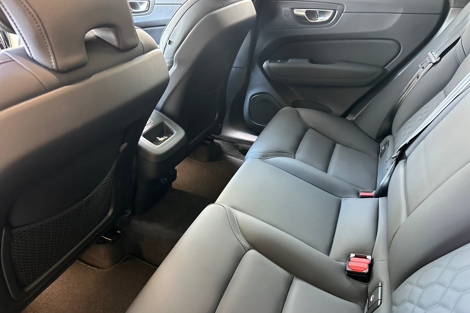 2026 Volvo XC60 Plus - Photo 12