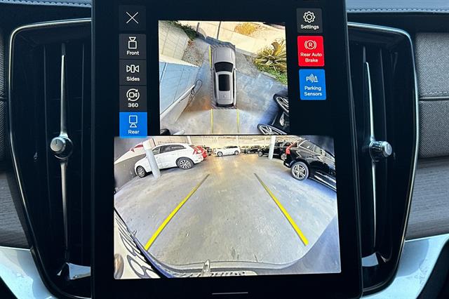 2026 Volvo XC90 Plus - Photo 22