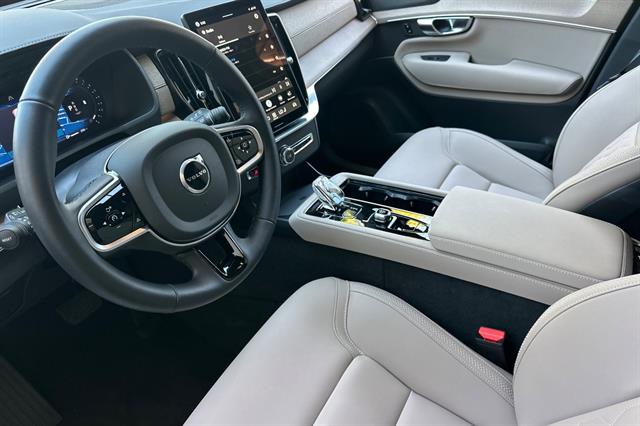 2026 Volvo XC90 Plus - Photo 9