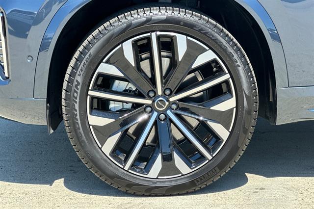 2026 Volvo XC90 Plus - Photo 32