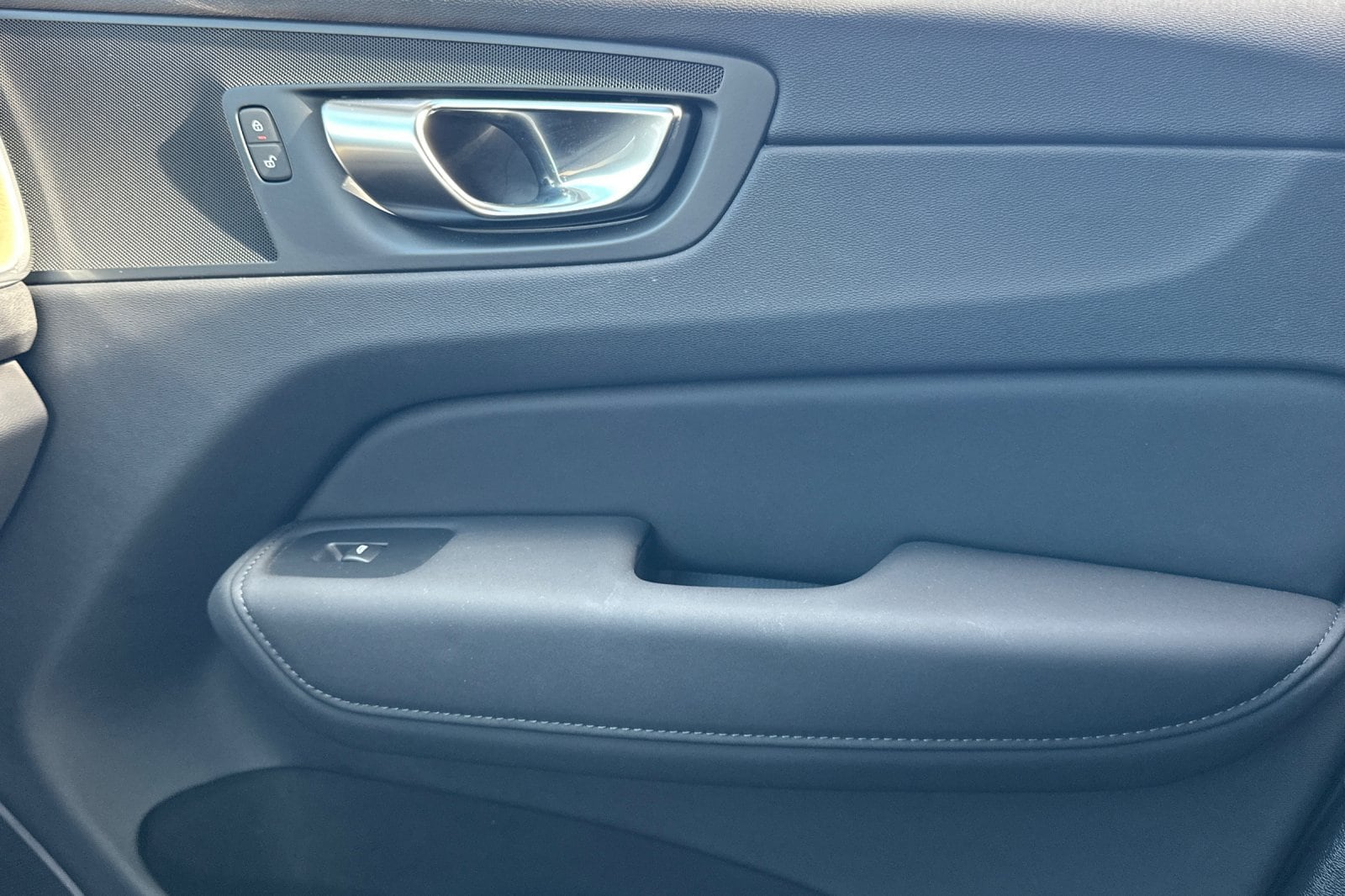 2026 Volvo XC60 Plus - Photo 19
