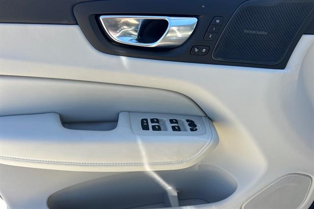 2026 Volvo XC60 Ultra - Photo 10