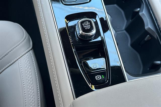 2026 Volvo XC90 Plus - Photo 25