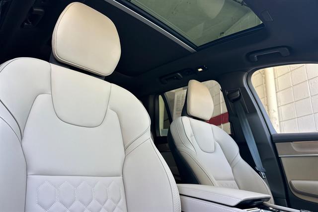 2026 Volvo XC90 Plus - Photo 19