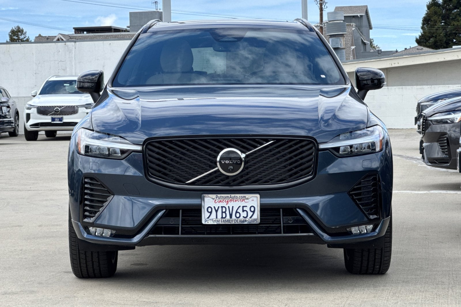 2026 Volvo XC60 Plus - Photo 8