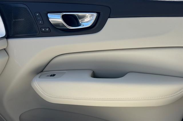 2026 Volvo XC60 Ultra - Photo 19