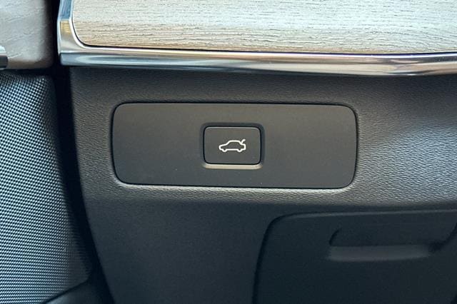 2026 Volvo XC90 Plus - Photo 31