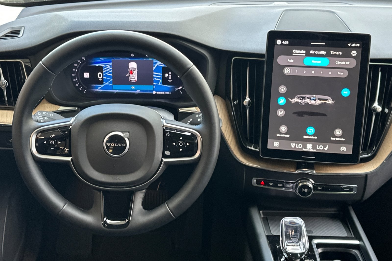 2026 Volvo XC60 Plus - Photo 15