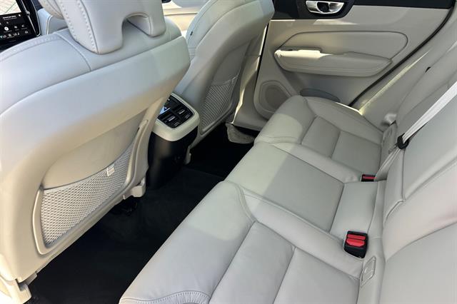 2026 Volvo XC60 Ultra - Photo 12