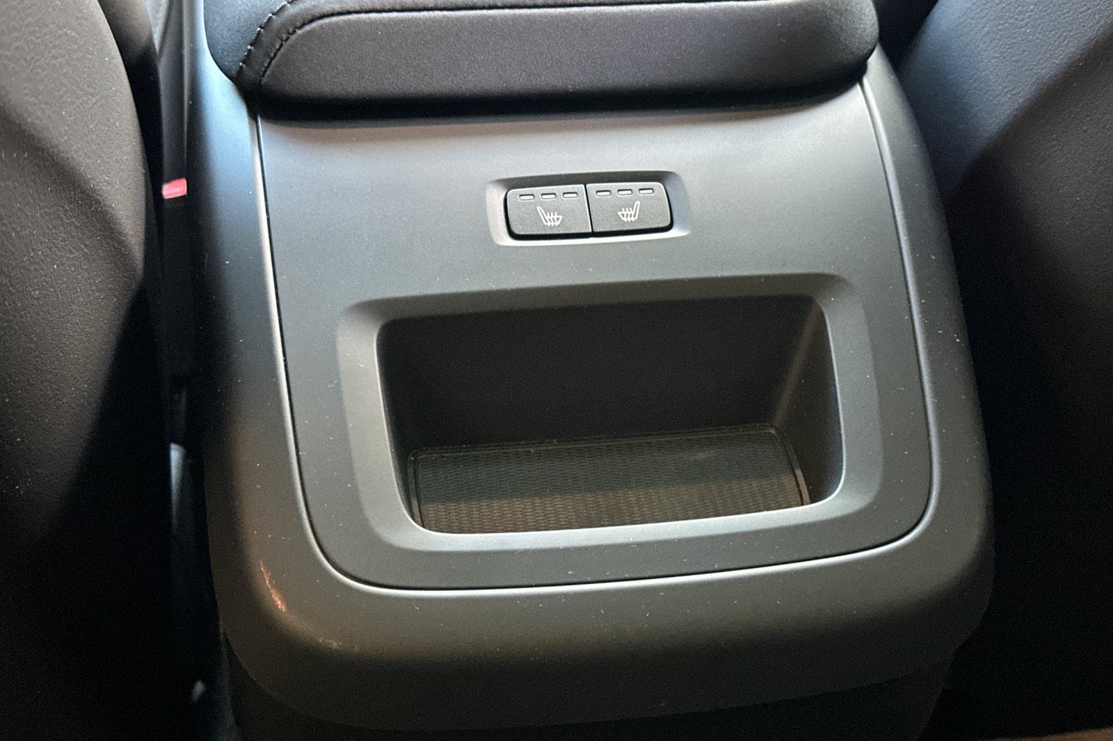 2026 Volvo XC60 Plus - Photo 13