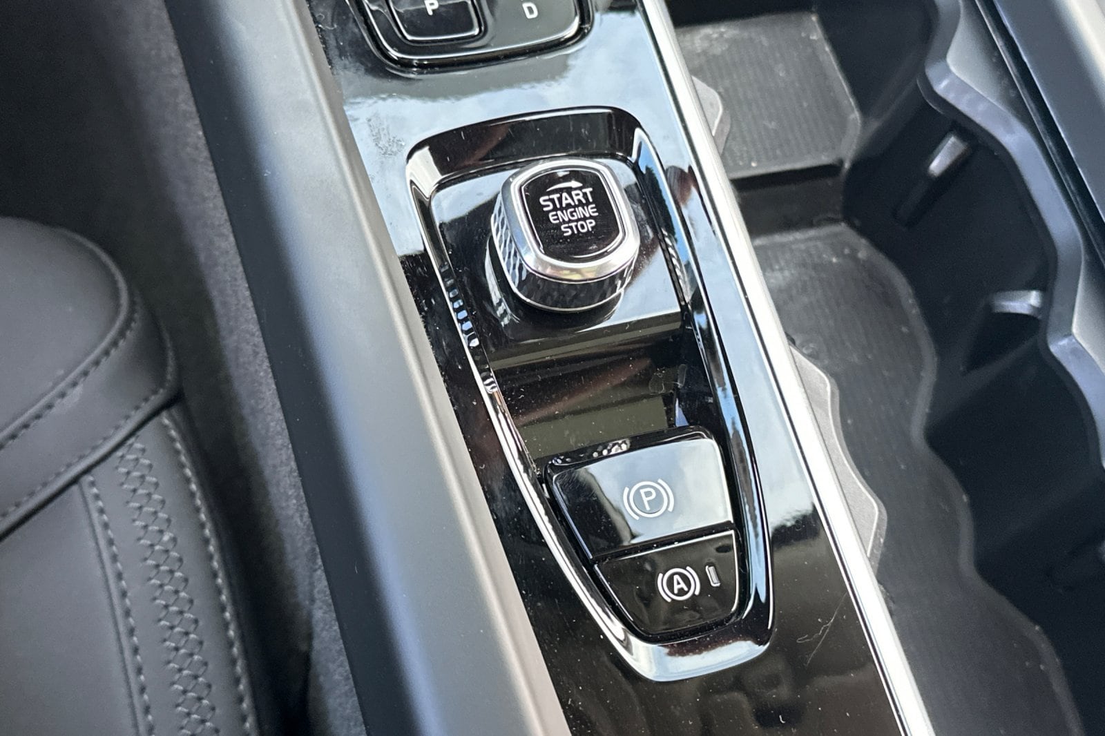 2026 Volvo XC60 Plus - Photo 24