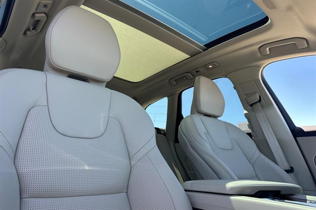 2026 Volvo XC60 Ultra - Photo 18