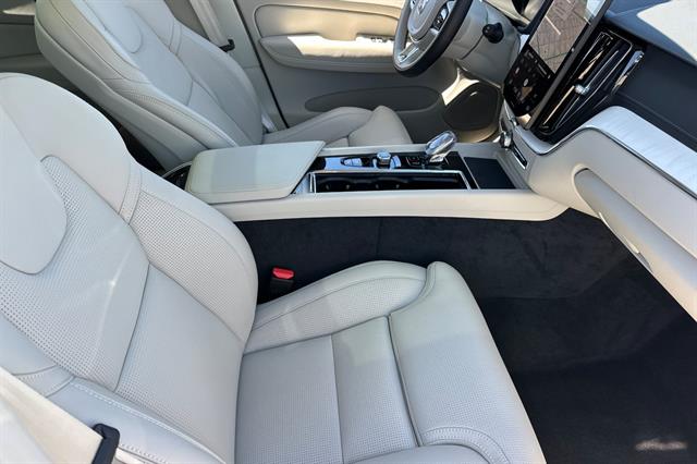 2026 Volvo XC60 Ultra - Photo 17