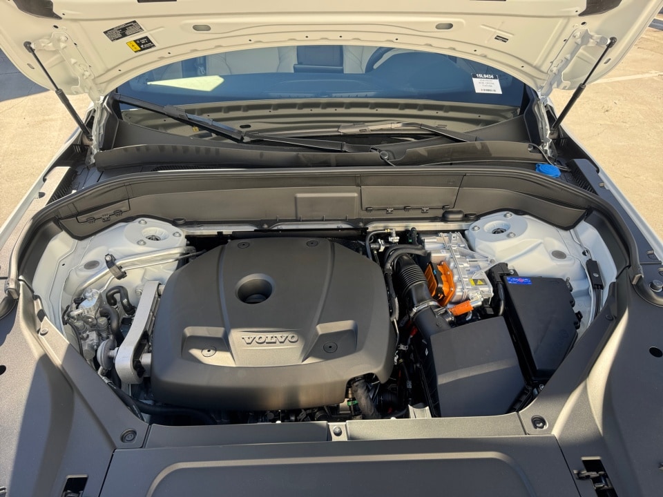 2026 Volvo XC90 Plus - Photo 16