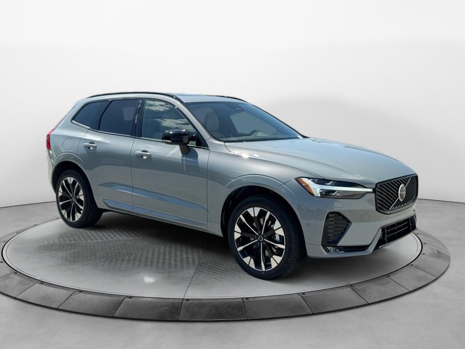 2026 Volvo XC60 Plus