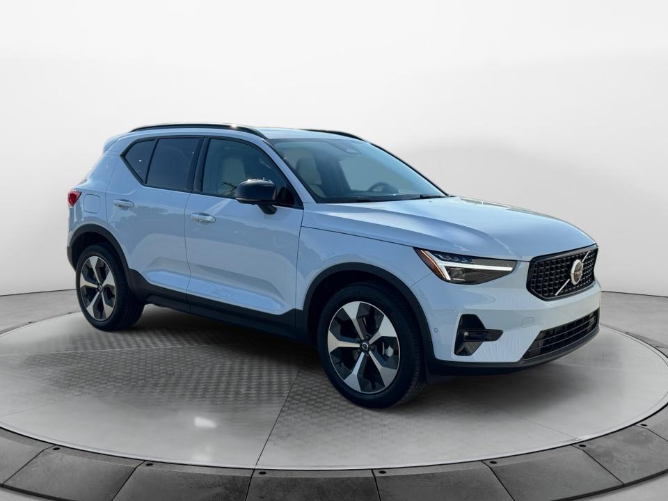 2026 Volvo XC40 Plus