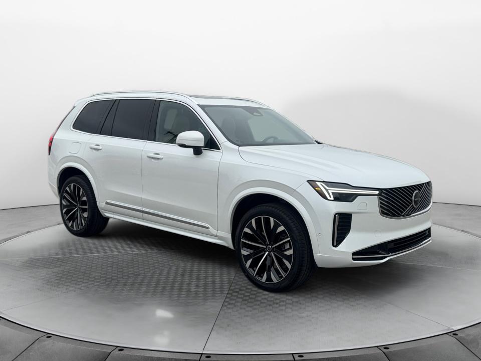 2026 Volvo XC90 Plus