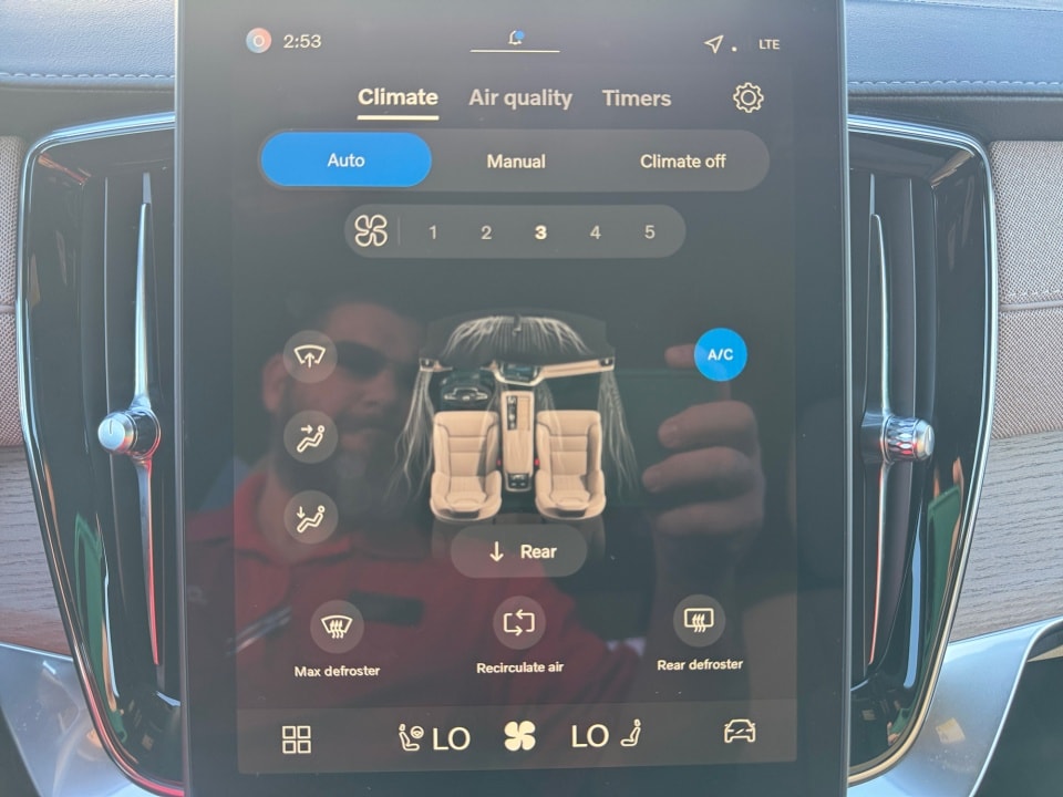 2026 Volvo XC90 Plus - Photo 18
