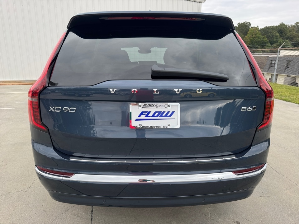 2026 Volvo XC90 Plus - Photo 14