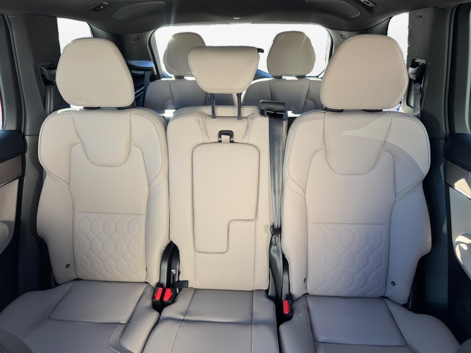 2026 Volvo XC90 Plus - Photo 12