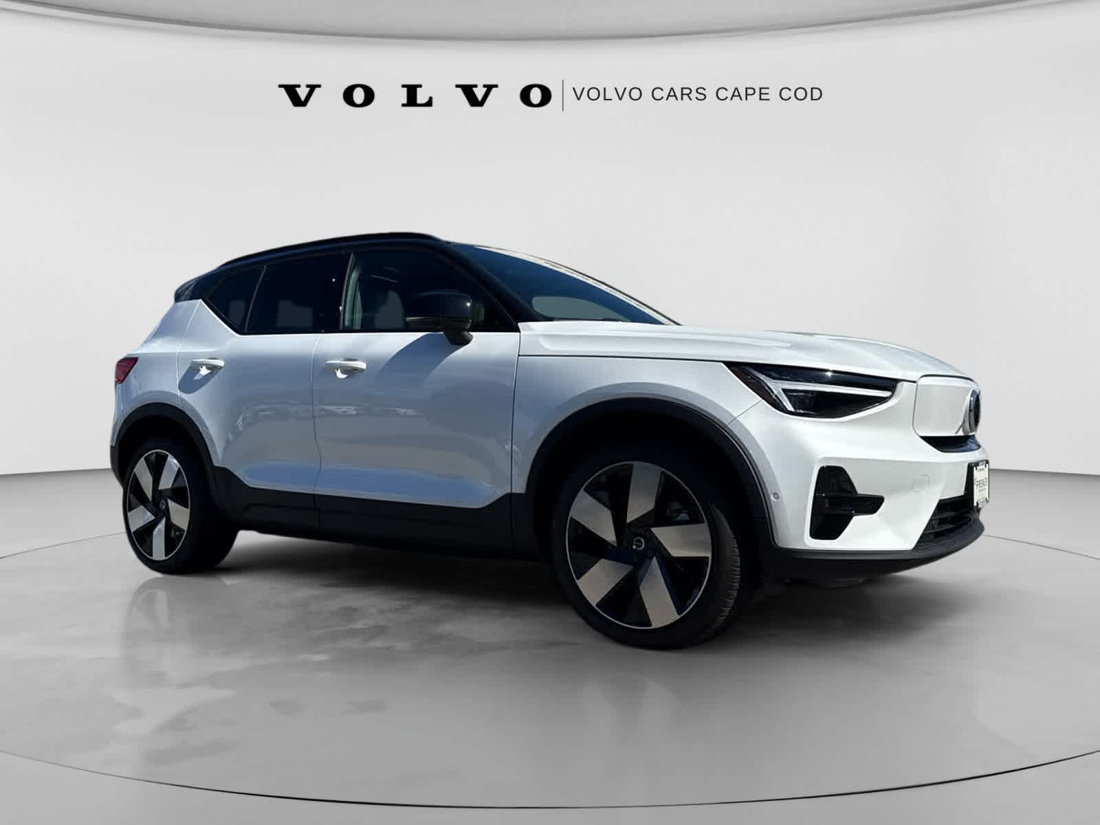 2026 Volvo EX40 Single Motor Extended Range Plus RWD SUV