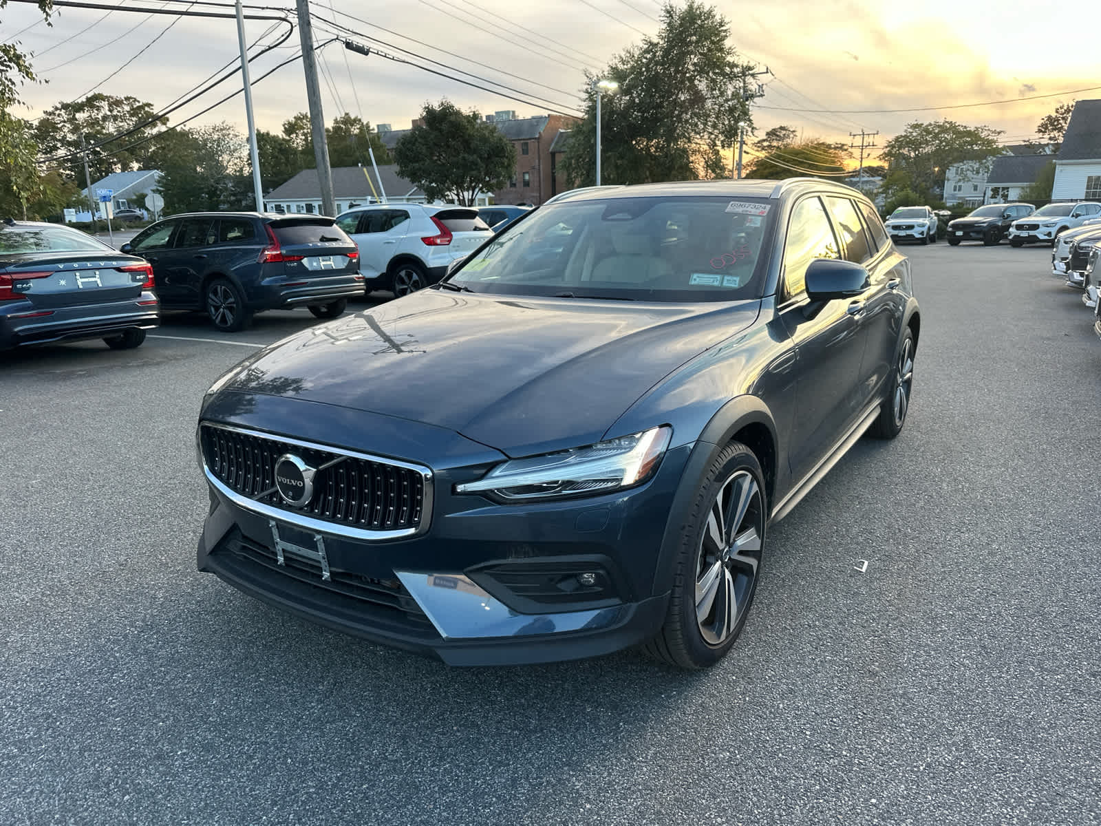 2025 Volvo V60 Cross Country