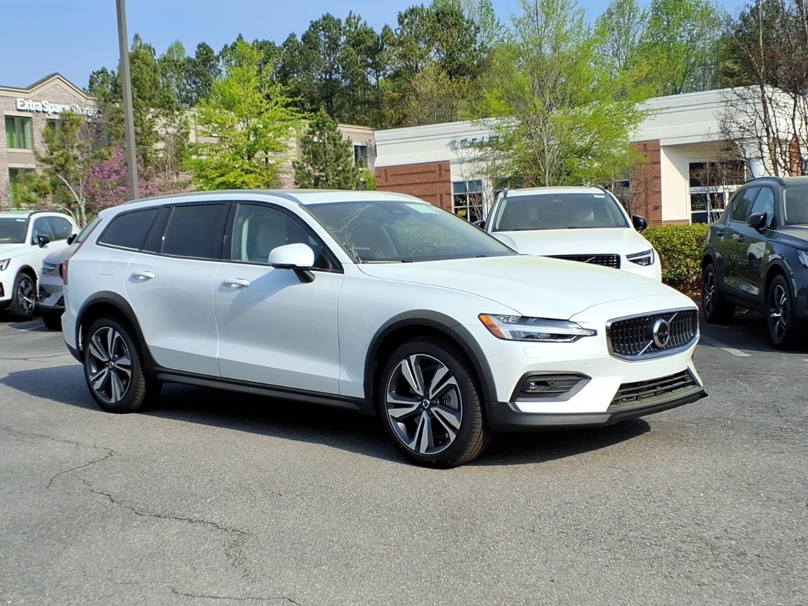 2026 Volvo V60 Cross Country Plus