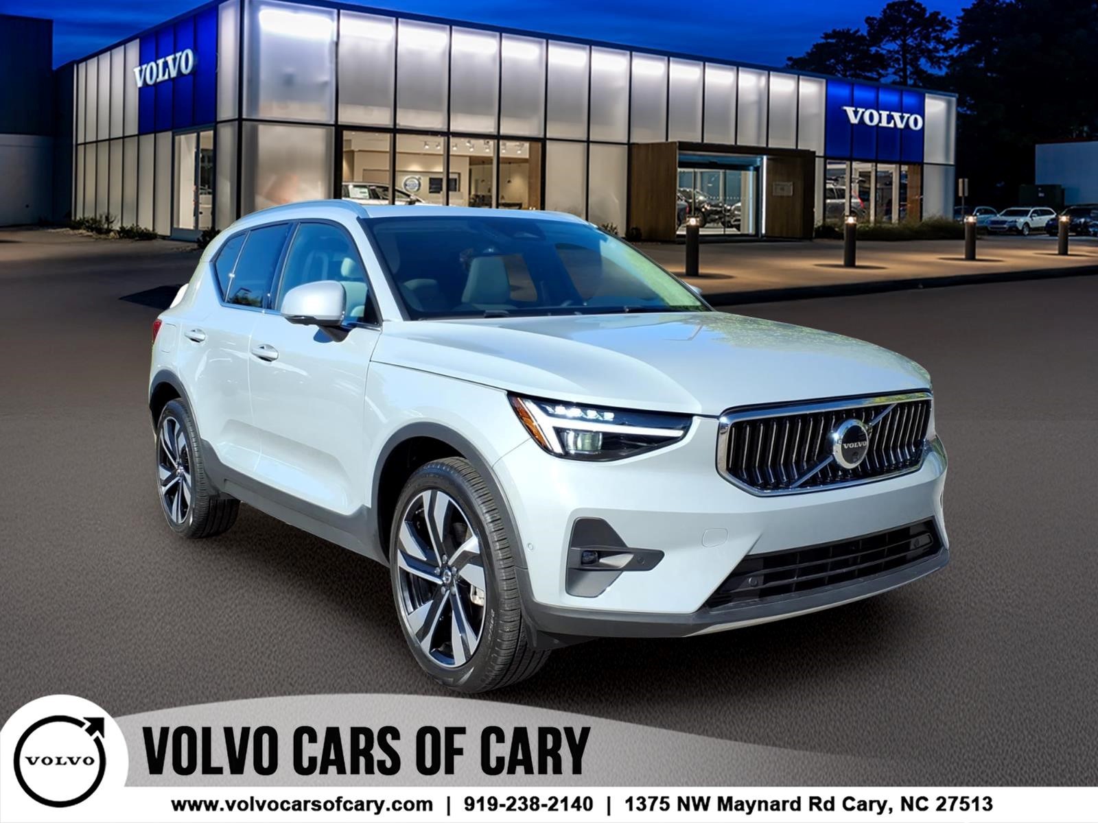 2024 Volvo XC40 B5 Ultimate Bright SUV