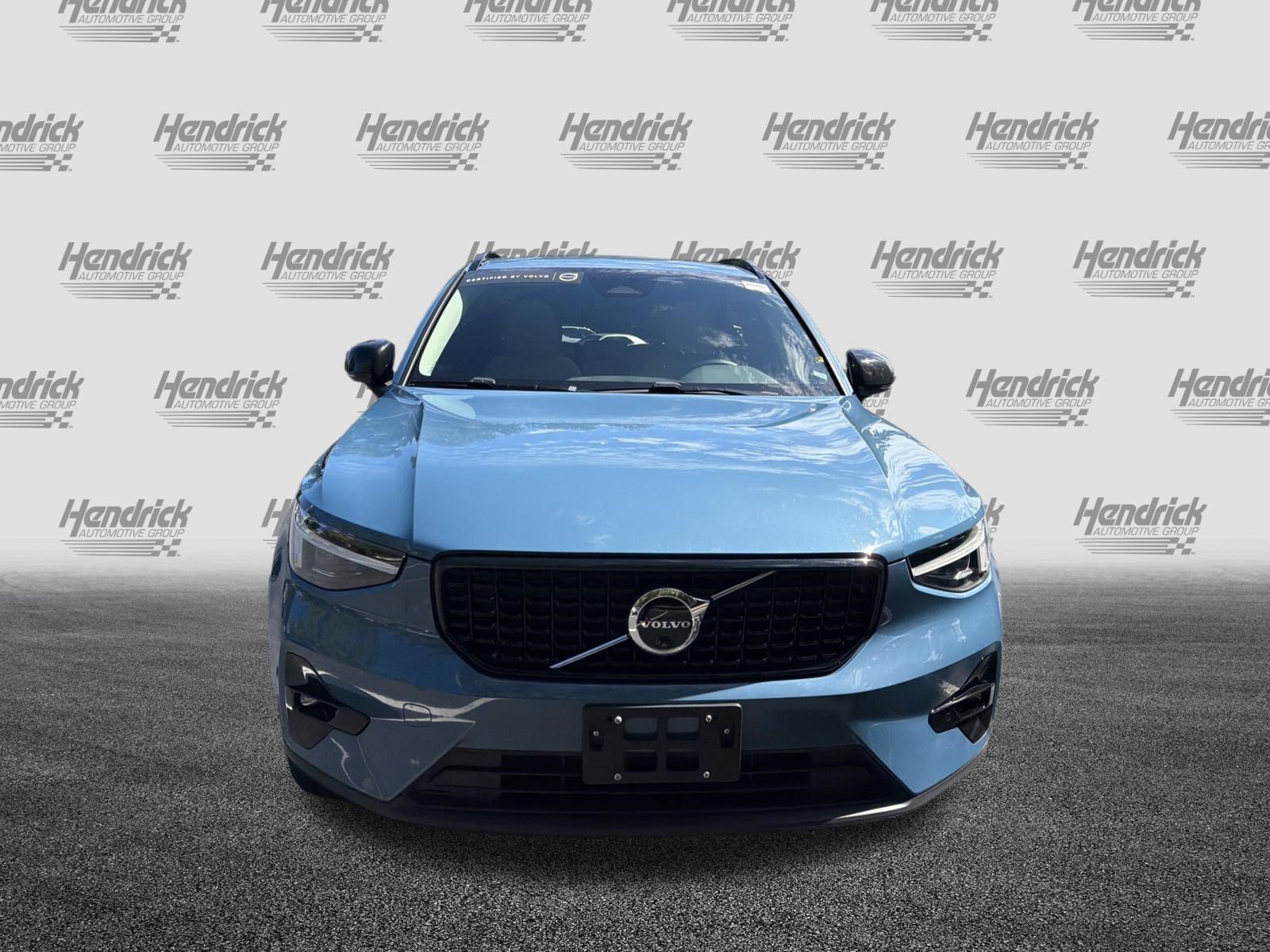 Certified 2024 Volvo XC40 Ultimate Dark Theme SUV