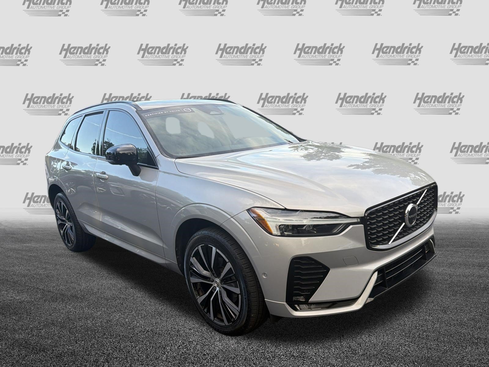 2024 Volvo XC60 Plus Dark Theme SUV