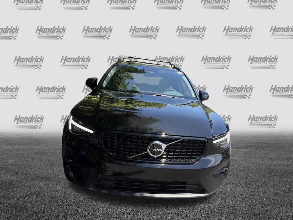 New 2026 Volvo XC40 B5 Ultra SUV