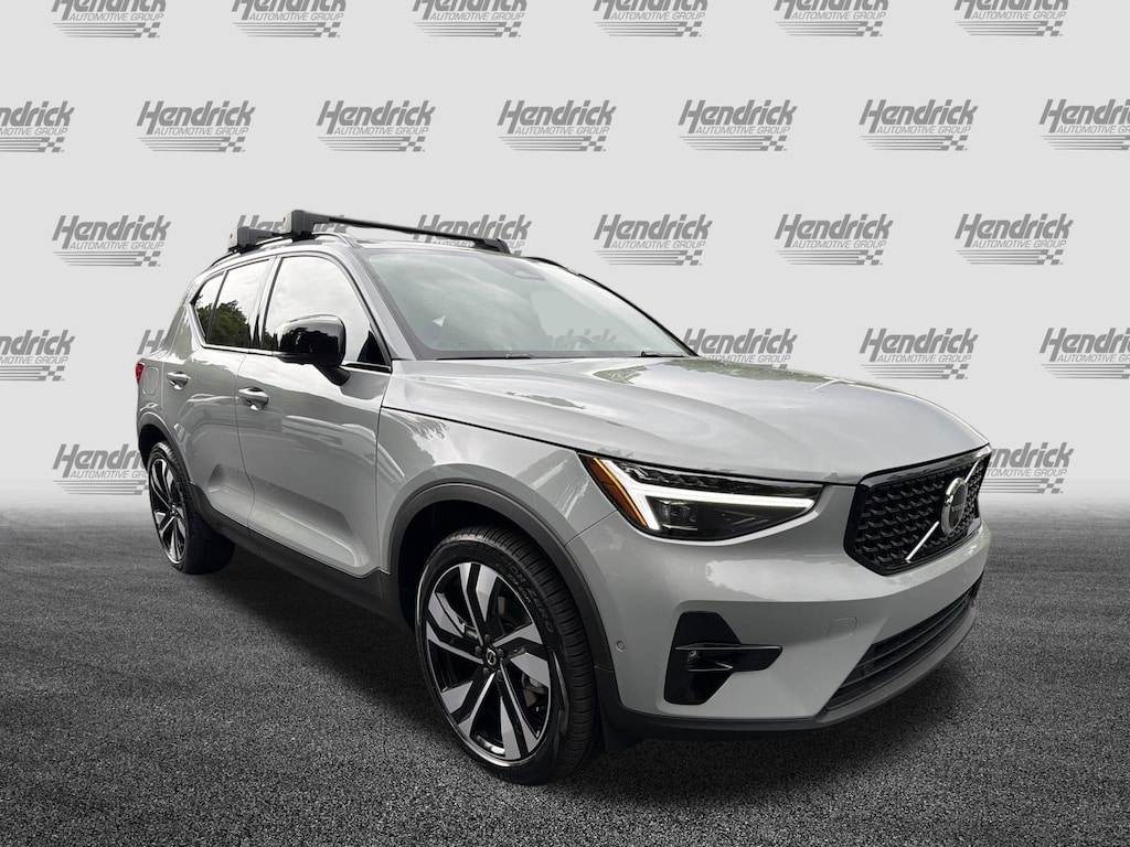 New 2026 Volvo XC40 B5 Ultra SUV