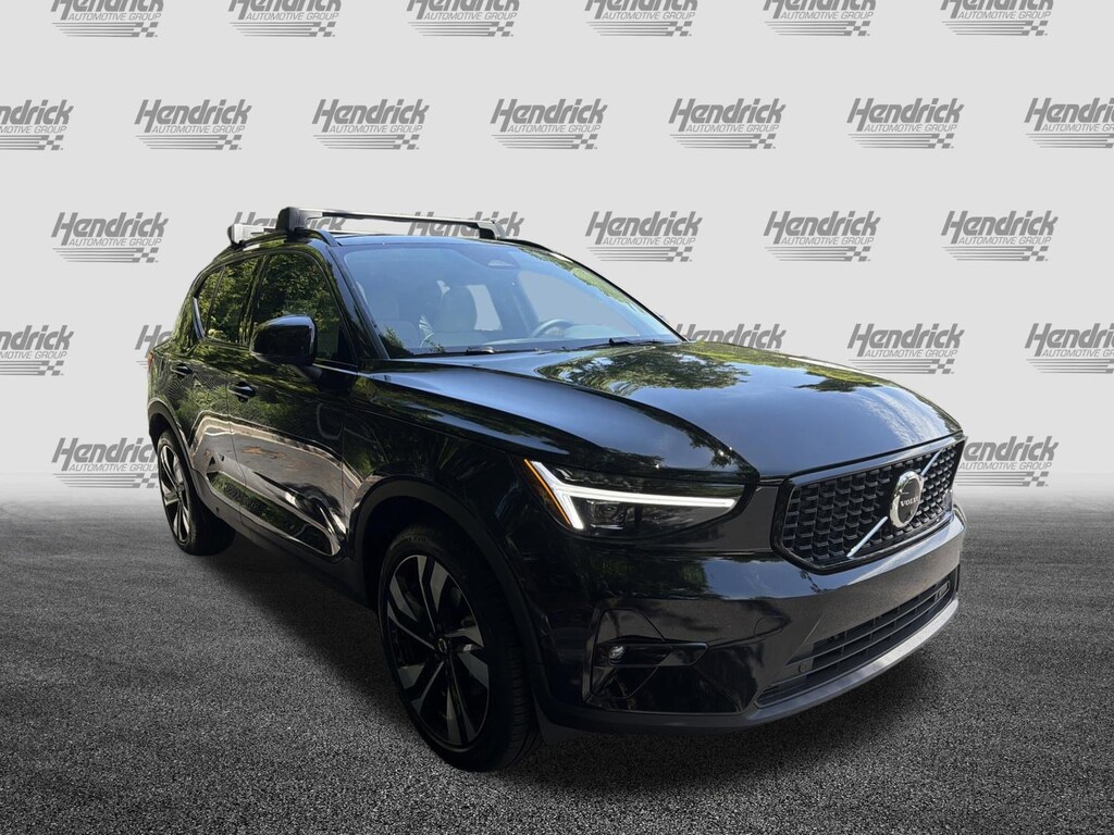 New 2026 Volvo XC40 B5 Ultra SUV