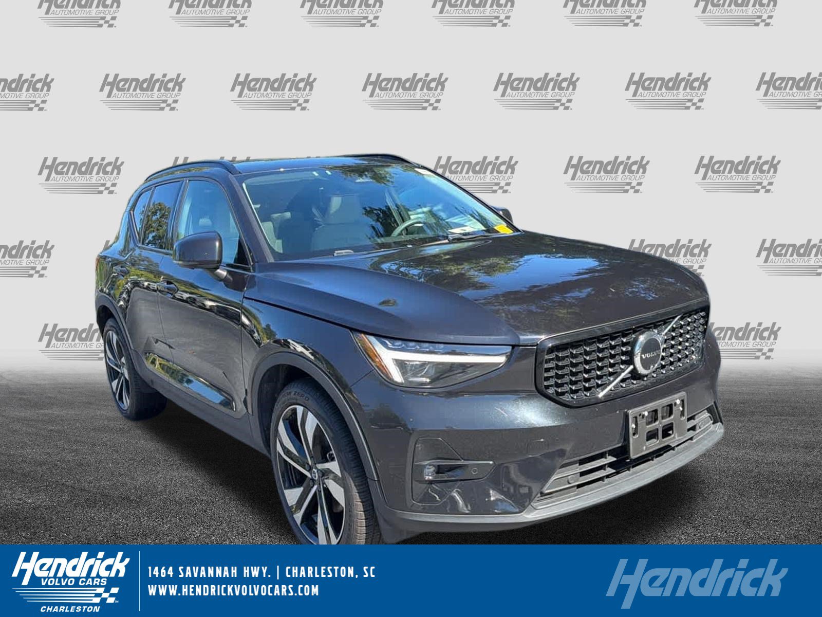 Used 2024 Volvo XC40 Ultimate Dark Theme SUV