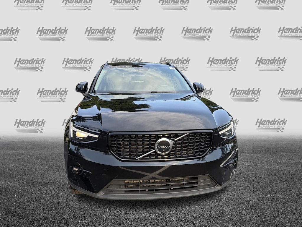 Certified 2025 Volvo XC40 Ultra Dark Theme SUV
