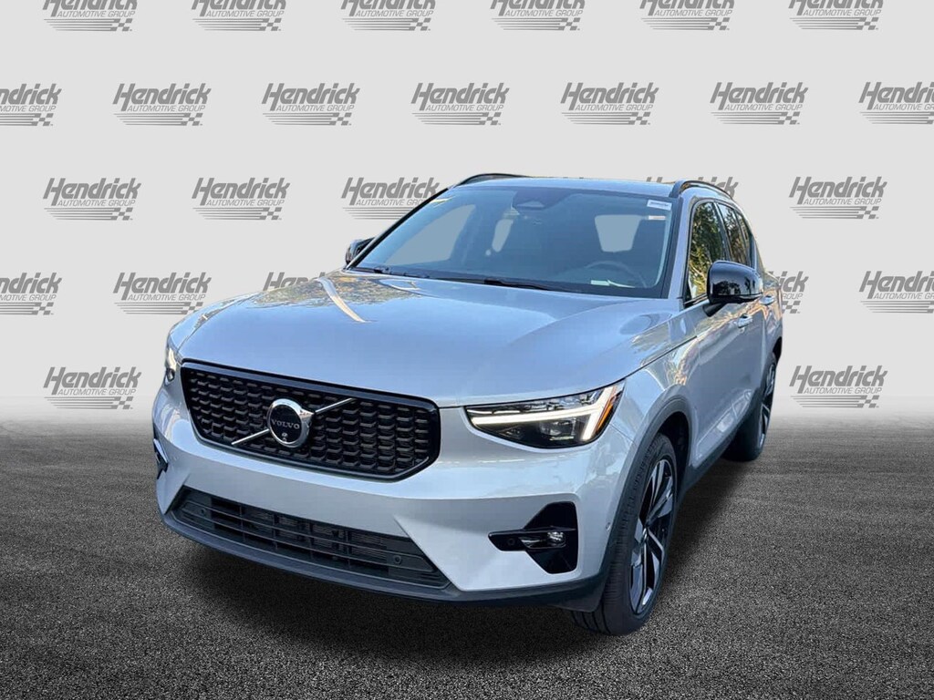 Certified 2025 Volvo XC40 Ultra Dark Theme SUV