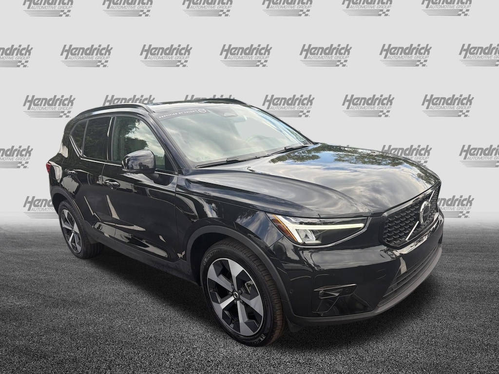 Certified 2025 Volvo XC40 Plus Dark Theme SUV