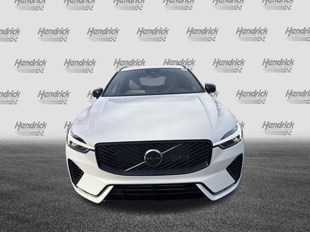 New 2026 Volvo XC60 plug-in hybrid T8 Core SUV