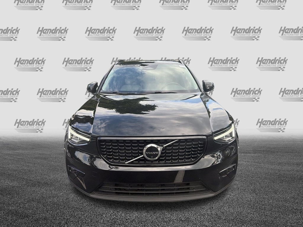 Certified 2025 Volvo XC40 Plus Dark Theme SUV