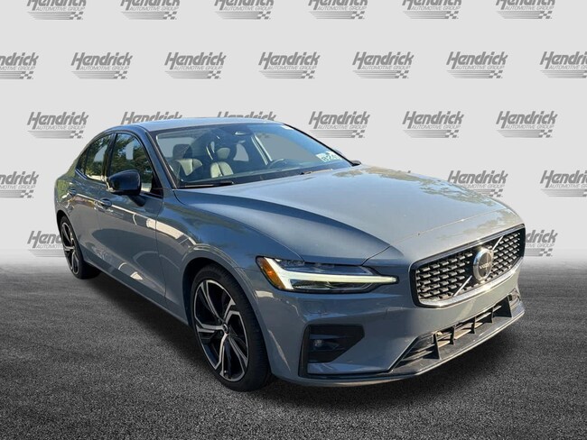 2024 Volvo S60 Plus Dark Theme Sedan