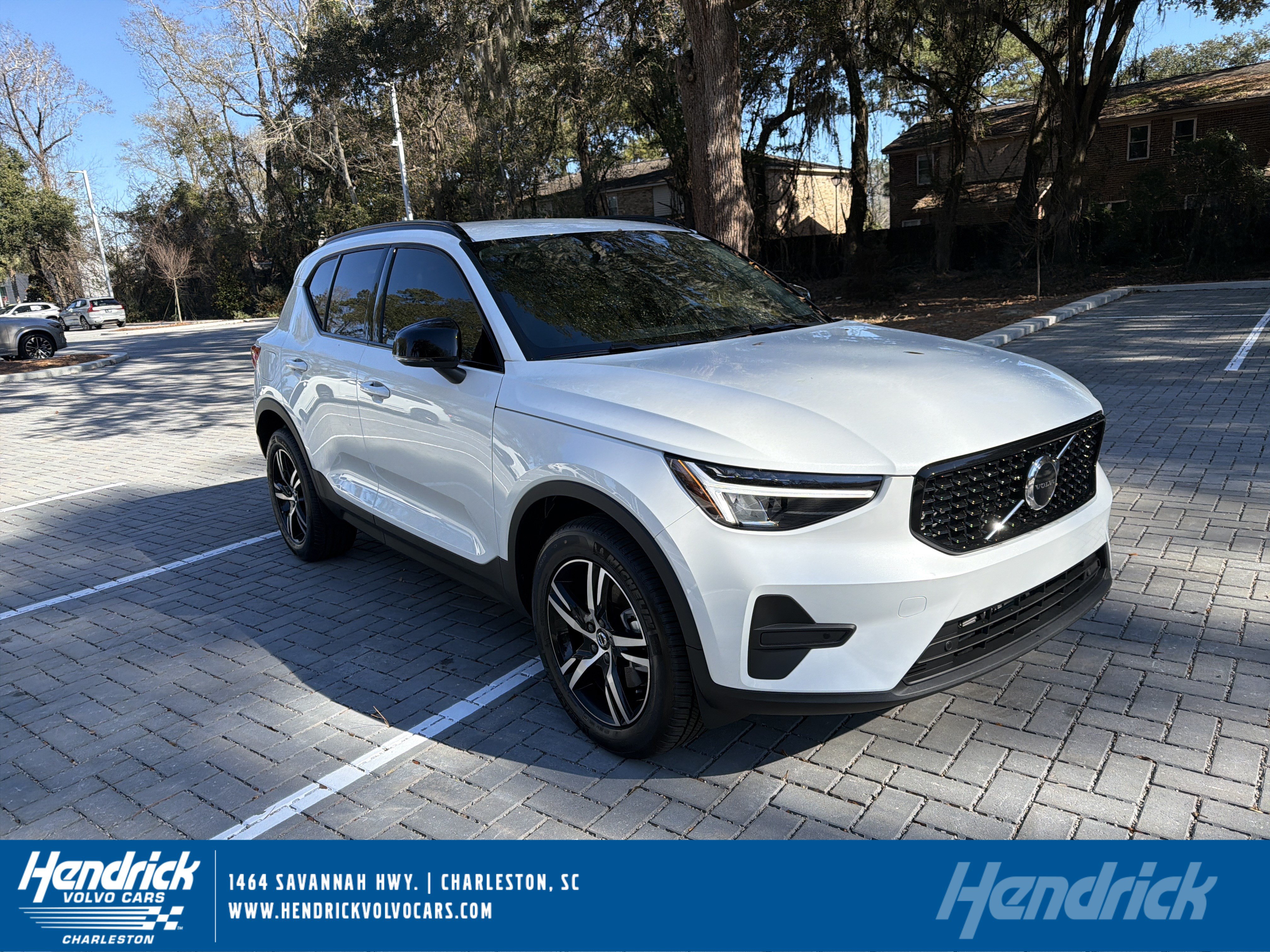 2026 Volvo XC40 B4 Core FWD SUV