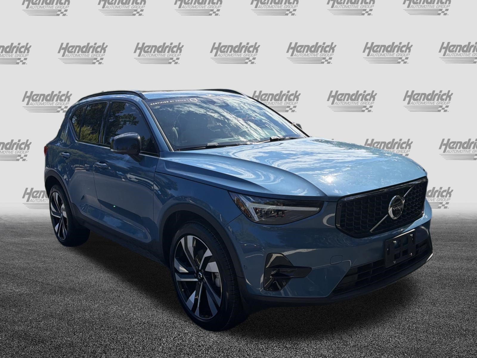 Certified 2024 Volvo XC40 Ultimate Dark Theme SUV