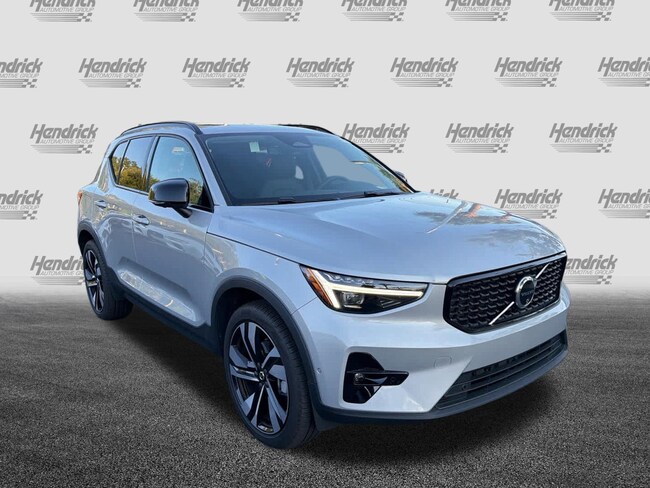 2025 Volvo XC40 Ultra Dark Theme SUV